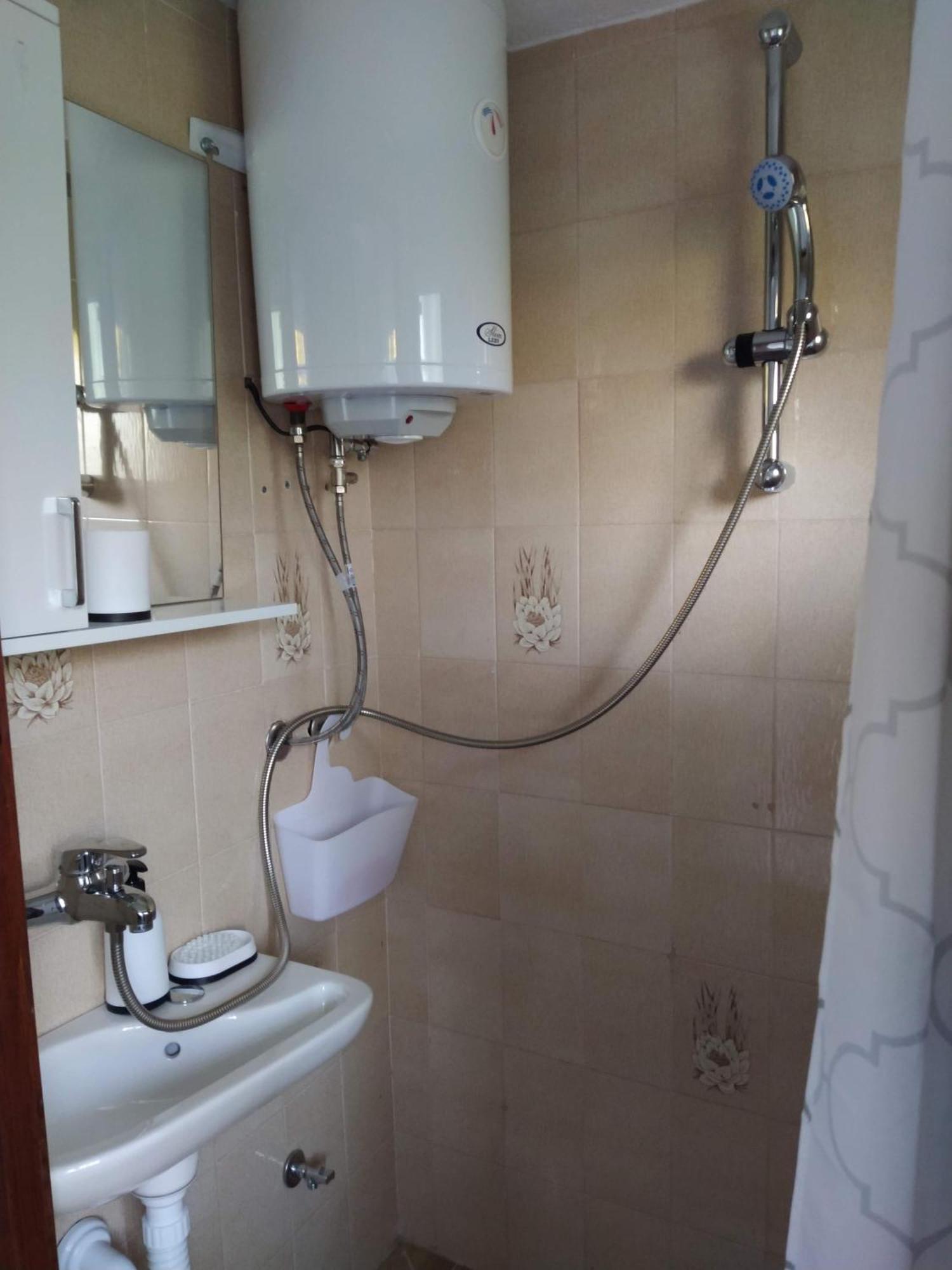 Guest House Bee Visoko Ngoại thất bức ảnh
